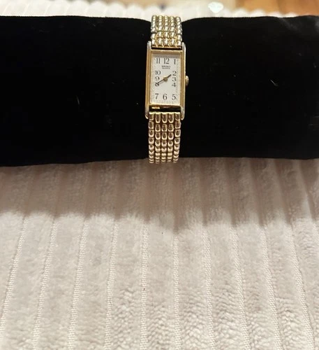 Seiko Gold Tone Ladies Watch 2E29-6229 Works But Needs A New Battery