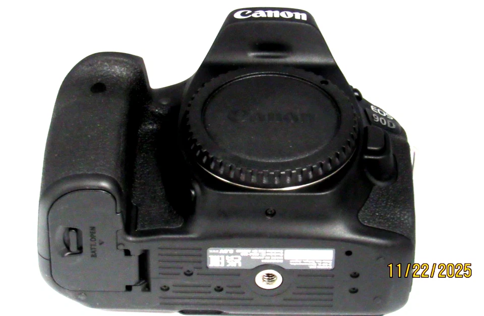 Canon EOS 90D 4K 32.5MP DSLR Camera (Body Only) Black  SUPER MINT! TESTED - Image 4 of 4