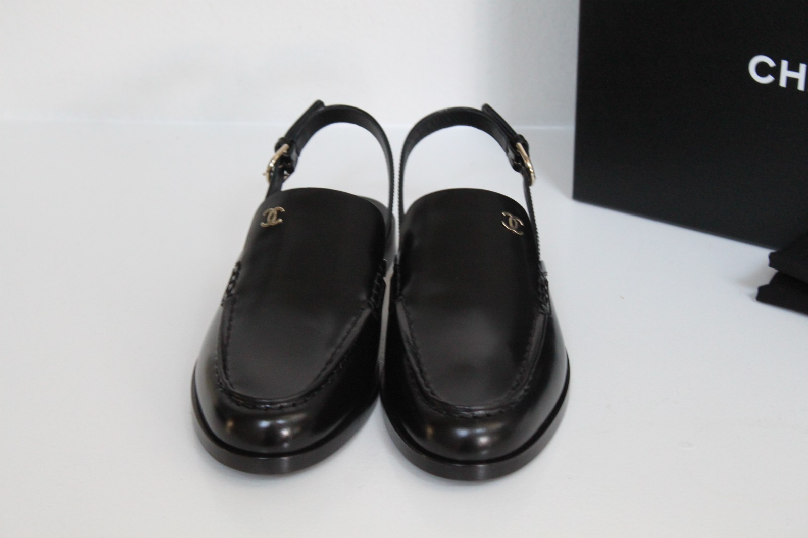 sz 8.5 / 39 CHANEL Black Leather CC Logo Slingback Flat Loafer Moccasins Shoes thumbnail 4