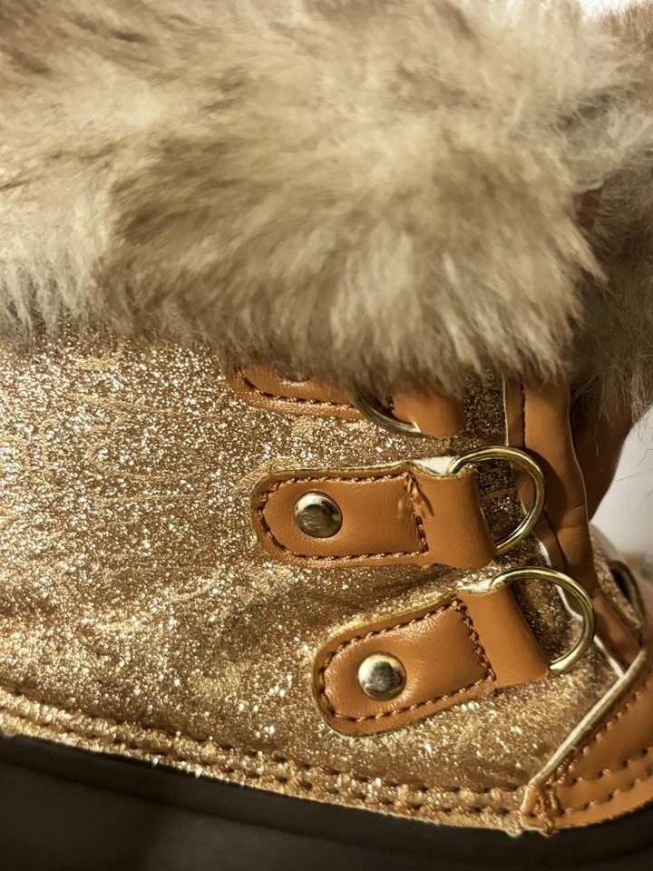 TODDLER JUICY COUTURE LIL CARSON BOOTS FUR TRIM SZ 10 Waterproof Missing Laces - Image 2 of 4