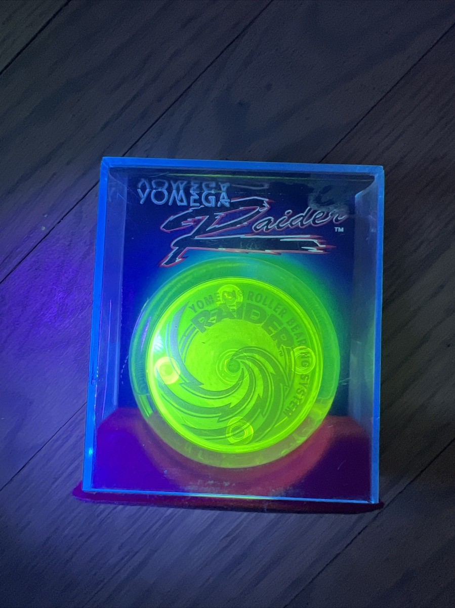 Yomega Vintage Raider Yo-Yo Collectible In Rare Neon Green Yomega Vintage Raider Yo-Yo Collectible In Rare Neon Green