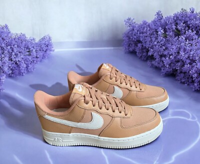 Nike Air Force 1 '07 LX.  38