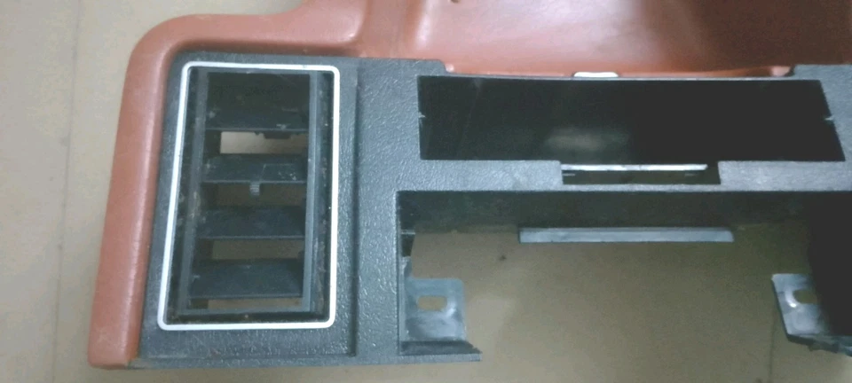 Consola central Fiat 132 OEM nos muy raro stock antiguo Foto 4 de 4