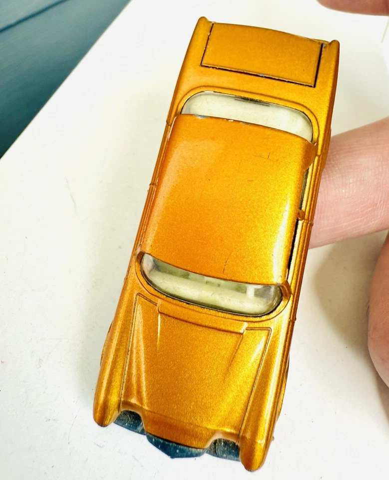 MATCHBOX Superfast 46A Mercedes 300 SE Gold / Cast Door / Unpainted Base 300SE - Image 2 of 4