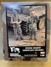 GERMAN INFANTRY - Camouflage Uniforms  WWII    (2 Figures)   Verlinden #868