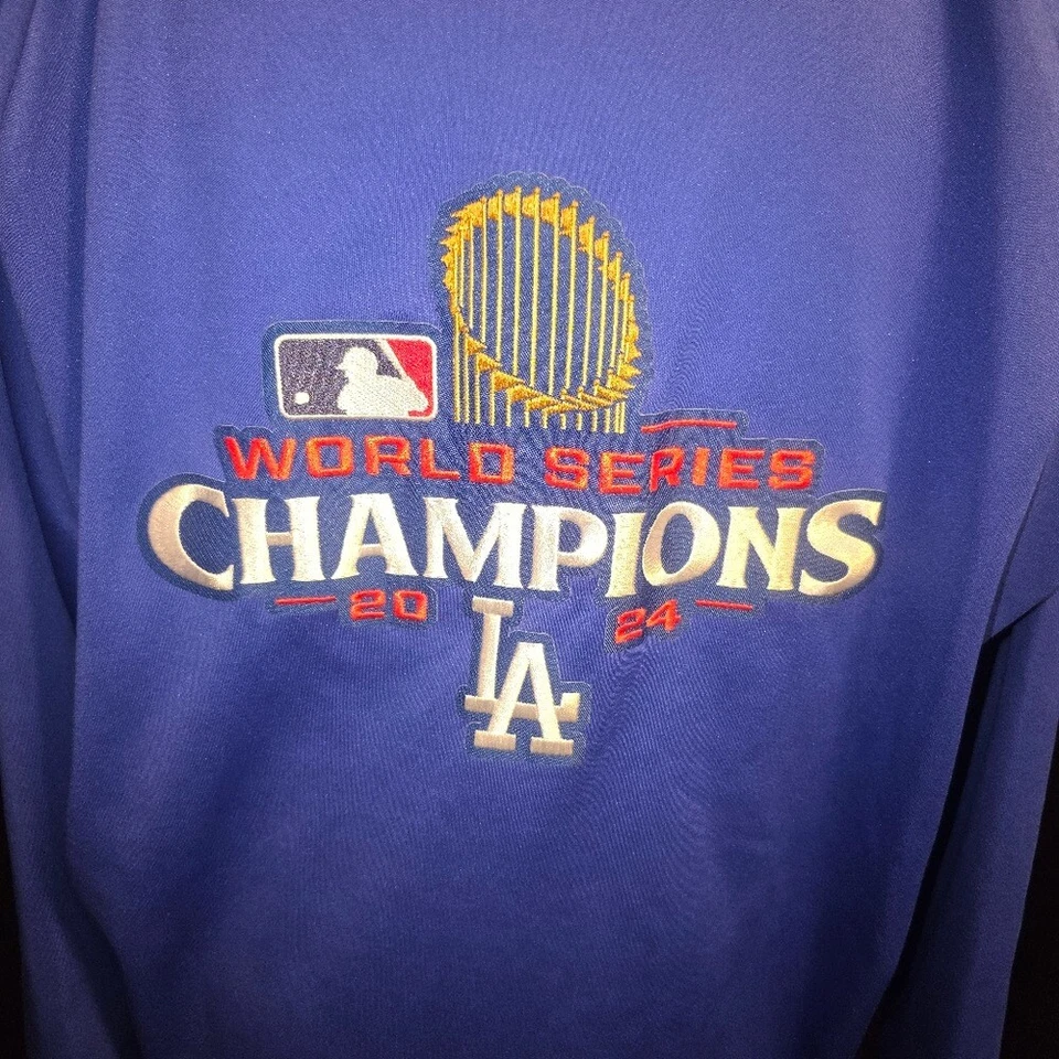 Chaqueta de los Dodgers de Los Ángeles 2024 Campeones de la Serie Mundial para Hombres L Azul Blanco Usada en Excelente Condición Foto 3 de 4