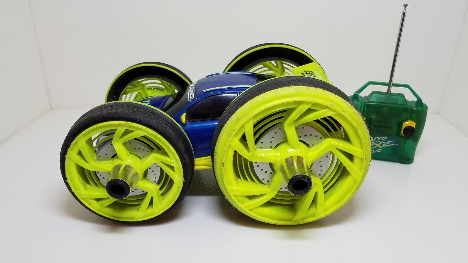 edge runner rc car