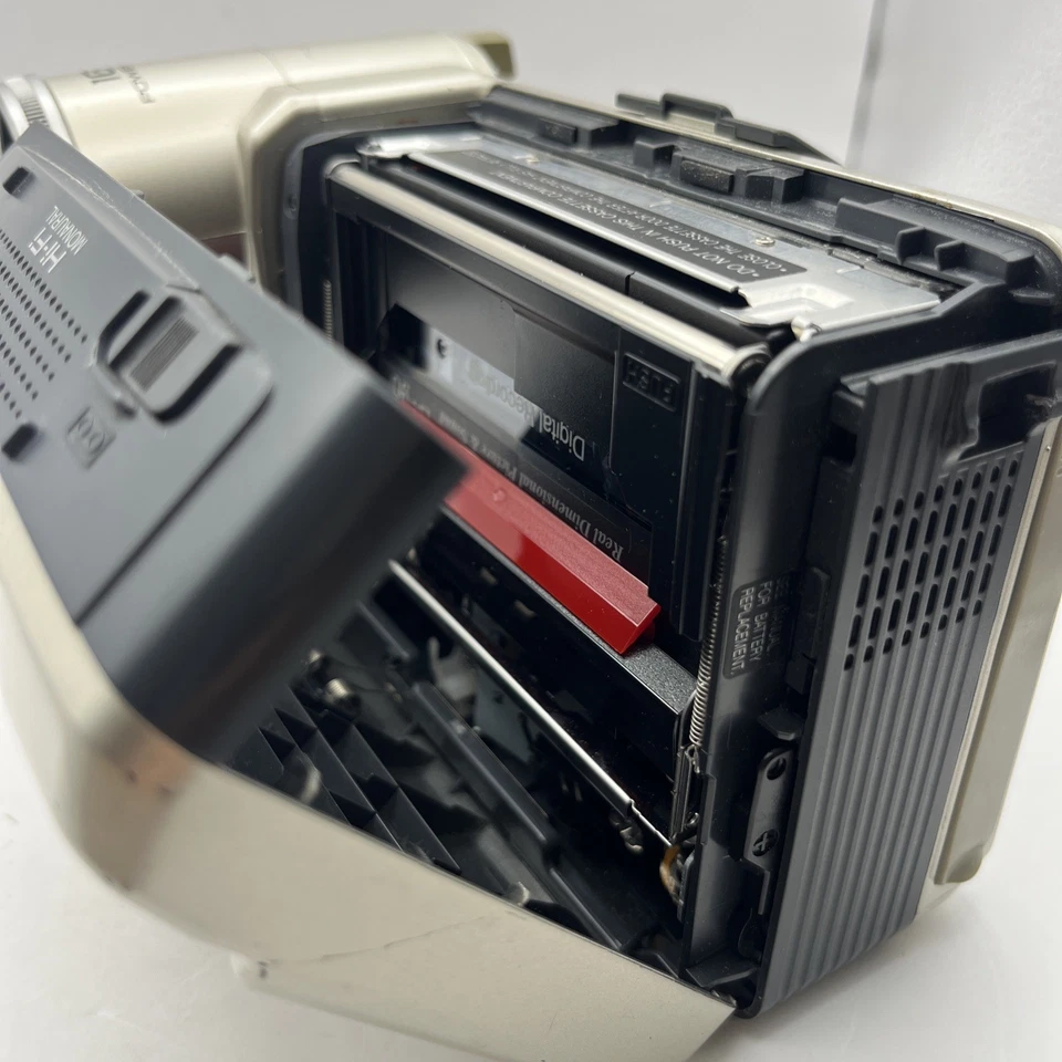 Sharp VL-A10H Videocam 8 Video Camcorder, UNTESTED - Selling as Spare or Repair - Image 4 of 4