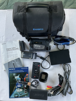 Sony Handycam DCR-TRV900 Mini DV Video Camera 3CCD Works w/ Accessories and Bag