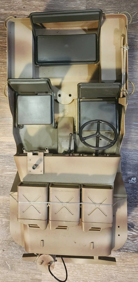 Formative International Soldiers of the World Desert Jeep 1:16 GI Joe 12" - Image 3 of 4