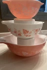 PYREX Pink Gooseberry 3 Piece Cinderella Nesting Bowl Set