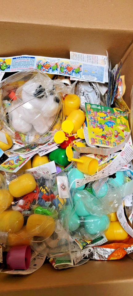 Ü Ei Konvolut  ca. 11kg wilde Misschung großer Teil mit Beipackzettel - Bild 4 von 4