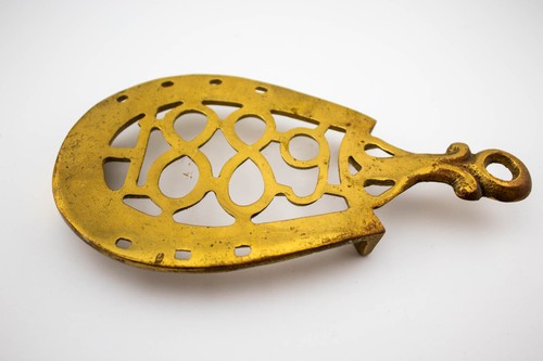 1889 ORIGINAL BRASS HORSESHOE TRIVET