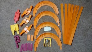 Lot 26 VTG Hot Wheels Track Curves Drag Race Parachute Starter Finish Line Joine