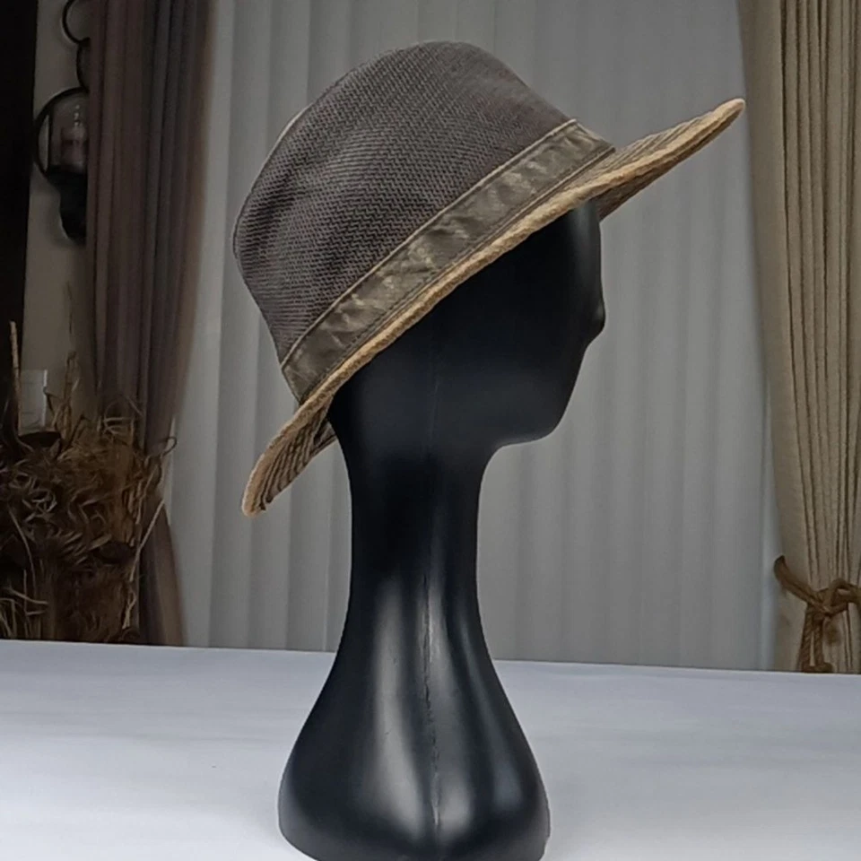 Sombrero de cuero envejecido para hombre. Foto 3 de 4