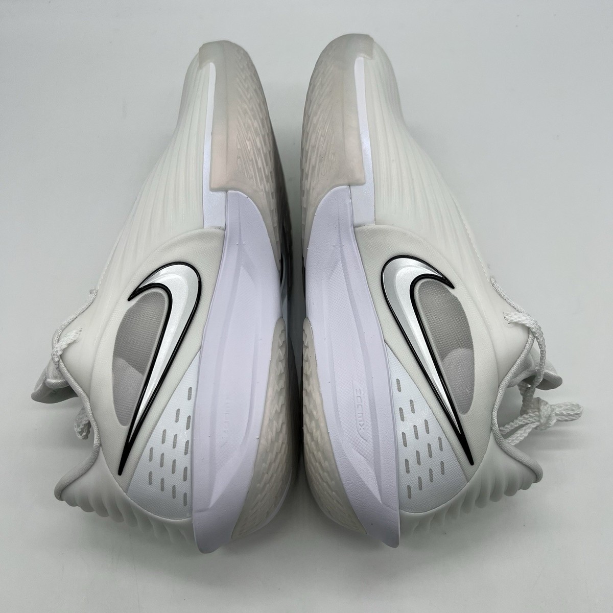 Nike Air Zoom GT Cut 3 Turbo White Metallic Silver HV9918 101 - Men\'s Size 9 Nike GT Cut 3 Turbo White Metallic HV9918-101 | SneakerFiles main image 4