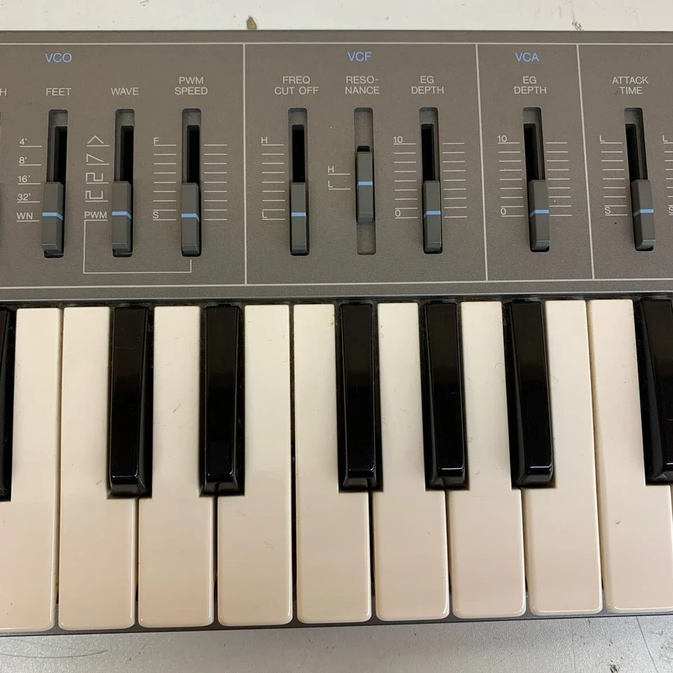 YAMAHA CS01 Analog Monophonic Synthesizer From Japan - Image 3 of 4