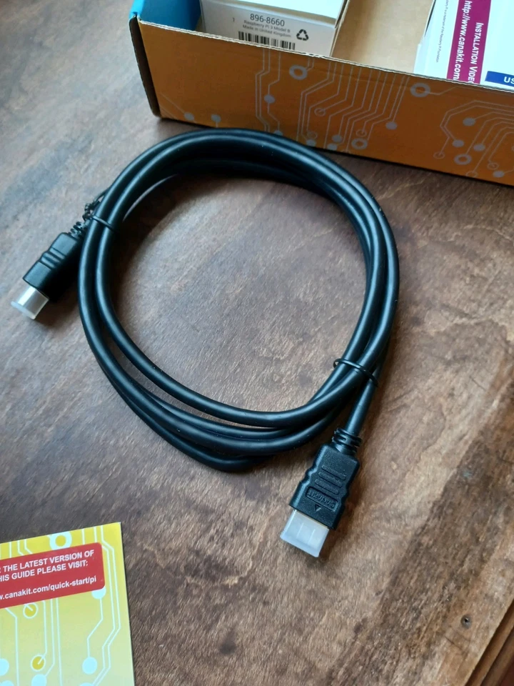 Kit de inicio completo CANAKIT Raspberry Pi 3, edición 32 GB Foto 3 de 4