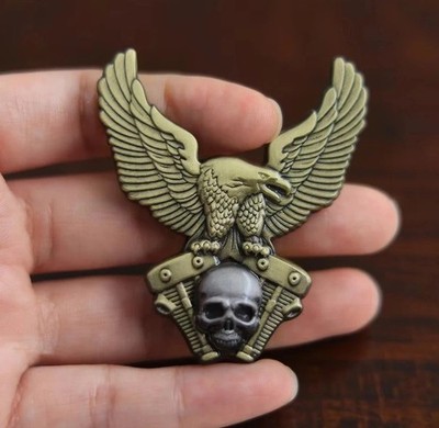 Brass Metal Eagle Skull Brooch Animal Figurine Mini Statue Home Decoration Toy