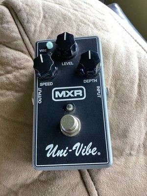 MXR Dunlop M-68 Uni-Vibe Chorus Vibrato Univibe Guitar Effect Pedal