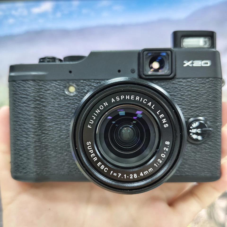 Fujifilm Fuji X Series X20 12.0MP 4x Optical Zoom Digital Camera Black - 90% New - Image 2 of 4