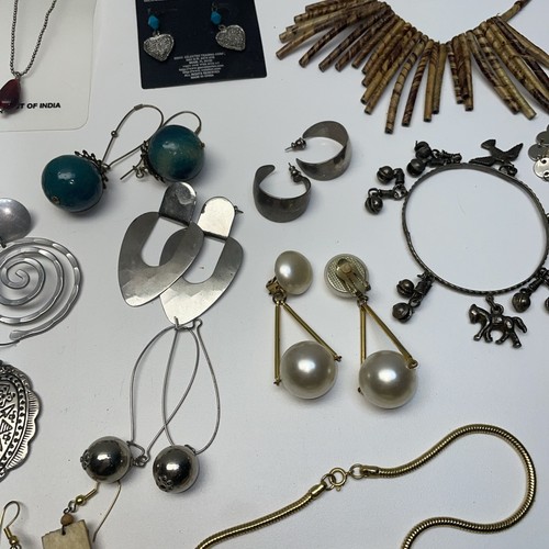 VTG Huge Costume Jewelry Estate Lot Necklaces, Bracelets, Earrings, And More 55+ - Bild 12 von 18