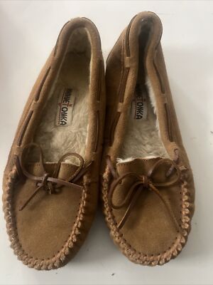 Minnetonka moccasins Slippers size 10 womaen
