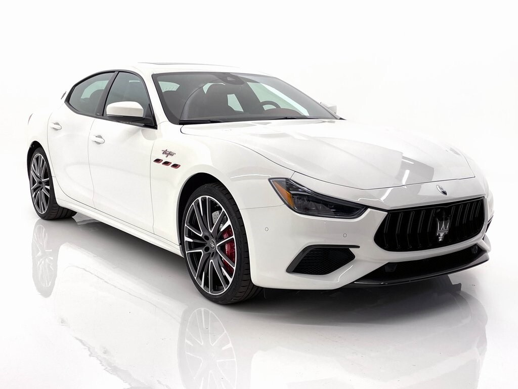 Maserati Ghibli Windshield **AFTERMARKET NEW**