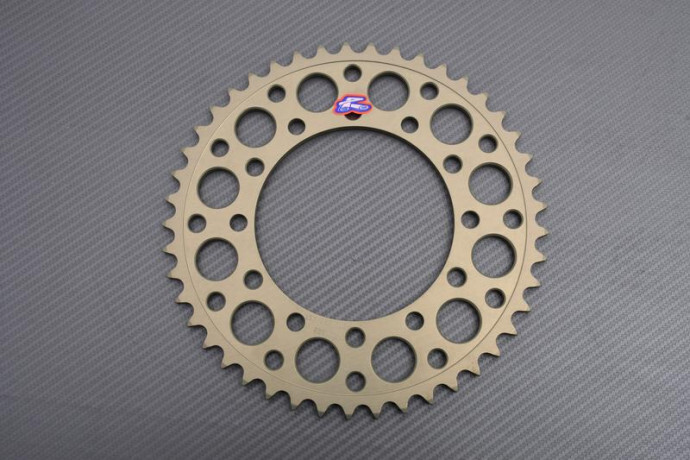 Couronne RENTHAL Ultra Light 45 dents pas 525 pour éliminer les frictions sur Kawasaki BSB