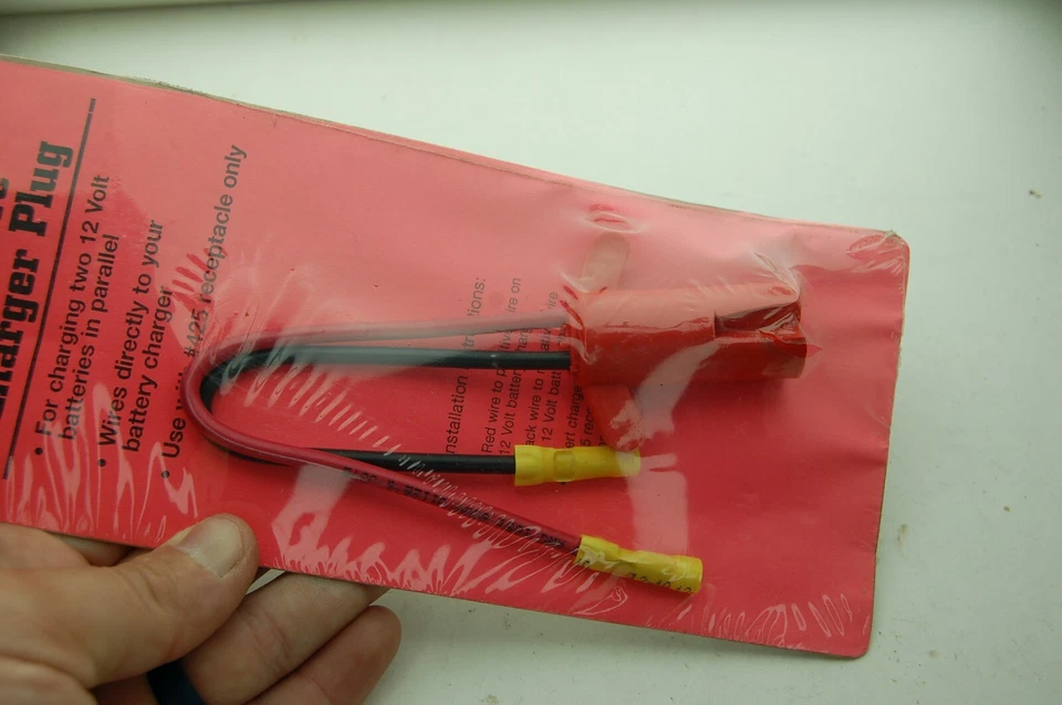 NEW Rig Rite 2-Wire V Charger Plug #430 430 12V - Image 3 of 4