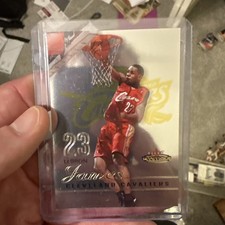 2003-04 Fleer Mystique LeBron James #99 Gold /50 (RC). Missing Serial #