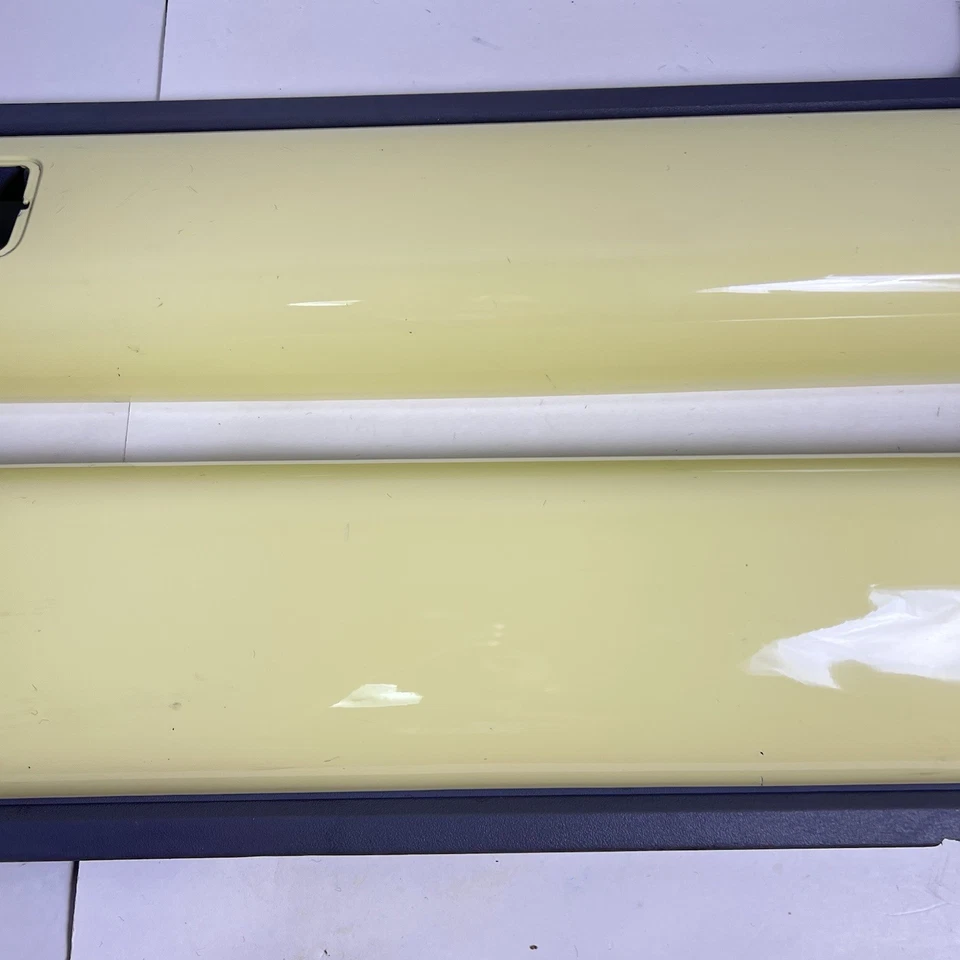 03-10 VW Nuevo Escarabajo CONVERTIBLE Panel Puerta Izquierda y Derecha Ajuste Superior Conductor Pasajero Foto 4 de 4