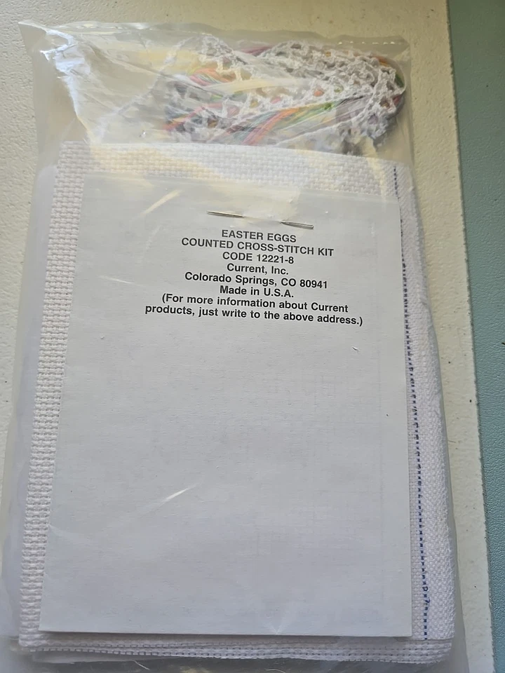 Kit de punto de cruz contado adorno huevo de Pascua actual nuevo sellado Foto 3 de 3