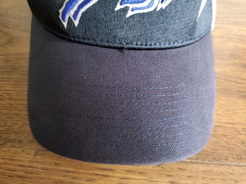 Cappello vintage anni 90 Buffalo Bills NFL denti di squalo cinturino regolabile - Foto 2 di 18