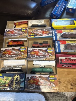 Group Lot Of 10 Vintage Athearn Walthers Mantua Ho Train Cars Reefer Box Car Etc