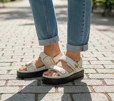 Tory Burch Womens Kira Sport Sandal Size 7.5 Day To Night Gold Hardware Preppy