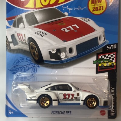 Porsche 935 #58 Magnus Walker * WHITE * 2021 Hot Wheels Case C * B3