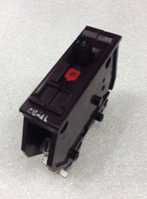 WADSWORTH 15 AMP SINGLE POLE //1 POLE CIRCUIT BREAKER METAL FEET TYPE A 120V A120