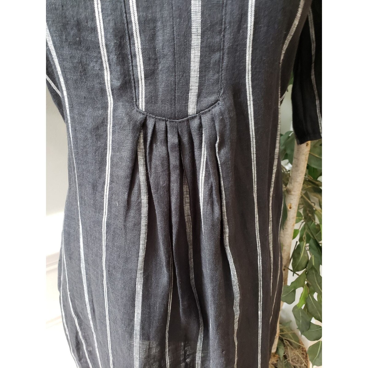 Miou Muse A Line Dress Womens Small Black White Striped Linen Pleated Split  Neck | eBay
