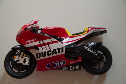 Ducati Desmosedici RR Valentino Rossi | livrea 2012 | Perfette Condizioni. - Imagen 4 de 4