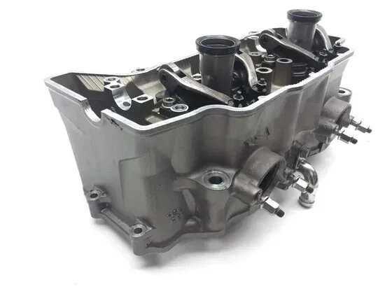 Culata VFR 1200 completa con levas delanteras de 2010 Honda VFR1200A 2309A Foto 4 de 4