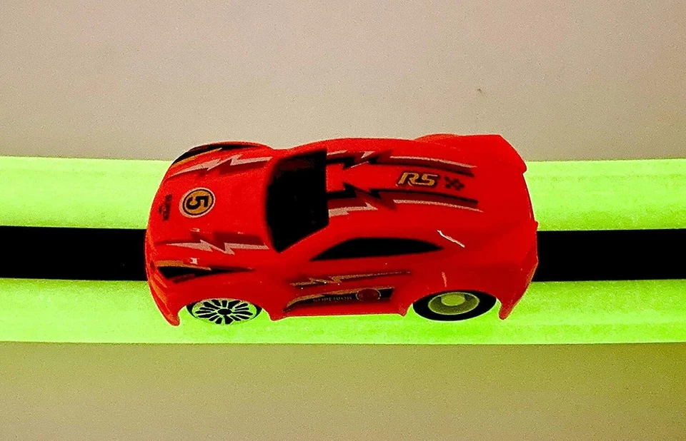 High Speed Rennbahn Autorennbahn mit Leuchtspur Looping Inkl. Fahrzeug - Bild 3 von 4