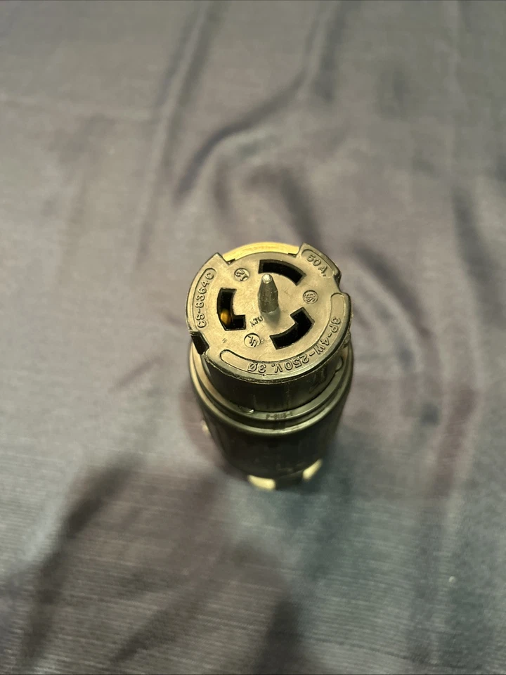 Блокирующий разъем Hubbel CS8364C 50 А 250 В немного б/у - Изображение 2 из 2