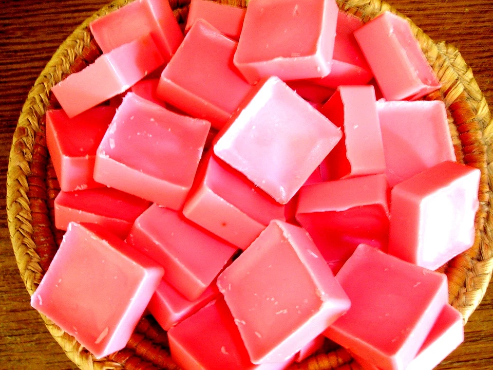 40 Highly Scented Wax Melts Tarts Cubes 10 Oz Total Weight Bag FREE Ship - Image 3 of 4