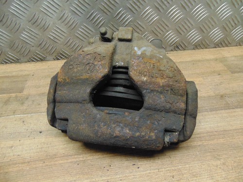 VW T5 7H 2.5 TDI 96KW Bremssattel Sattel Bremse vorne rechts 2008 7H0106B