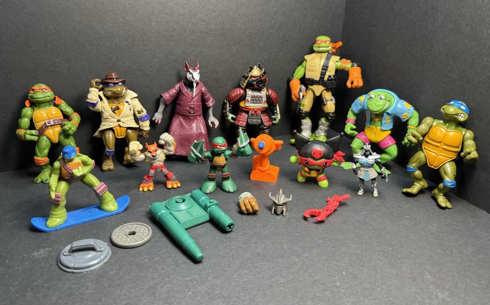Teenage Mutant Ninja Turtles TMNT Mixed Lot of Action Figures & accessories
