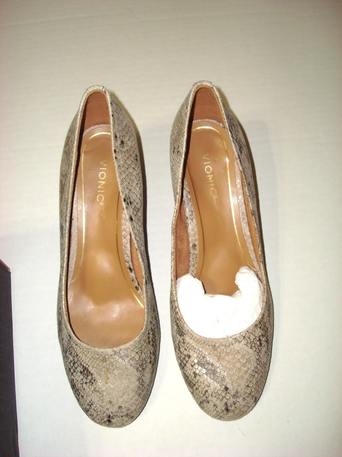 New Womens 9 Vionic Carmel Oatmeal Leather Snake Beige Black Shoes NIB Pump