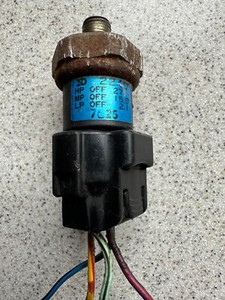 Toyota Used OEM A/C Triple Pressure Switch, Toyota P/N 88645-20040