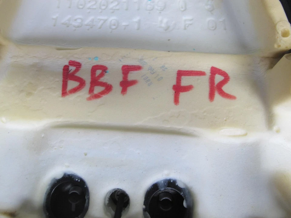 2015-2017 BMW F82 M4 FRONT RIGHT SEAT UPPER LEATHER CUSHION - Image 2 of 4