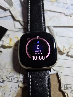 Fitbit Versa 3 Smartwatch & Fitness Tracker With Charge Cradle Leather Strap